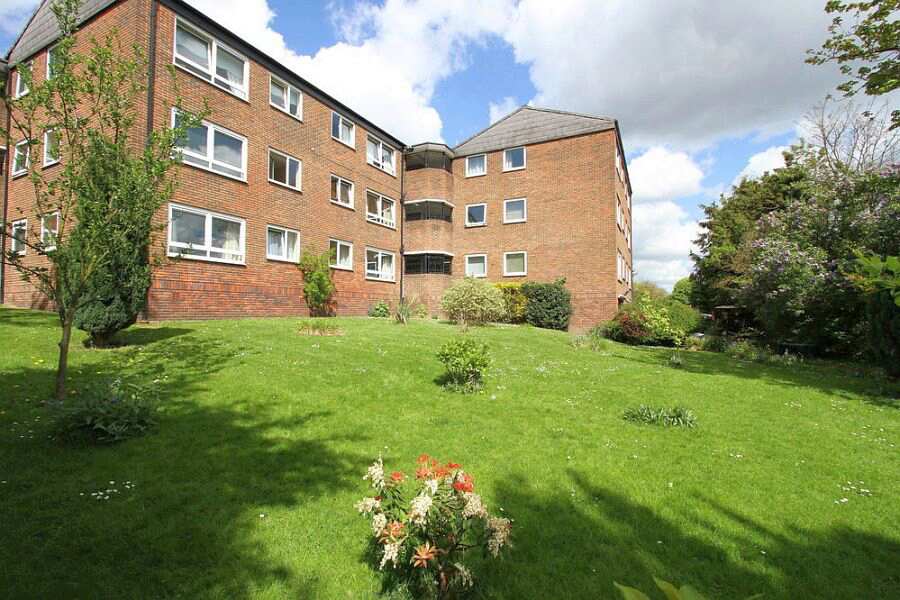 Jubilee Lodge, Redbridge, Greater London, E18 1BQ To rent/let