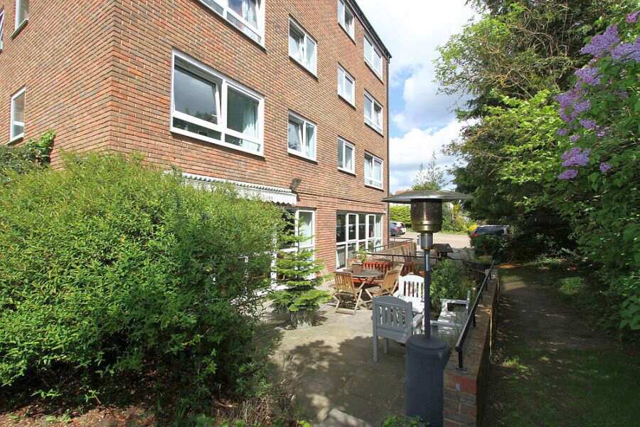 Jubilee Lodge, Redbridge, Greater London, E18 1BQ To rent/let